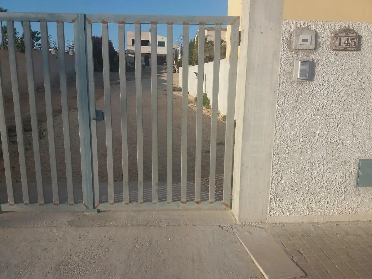 דירות מזרה דל ואלו Casa Anna In Riva Al Mare איטליה