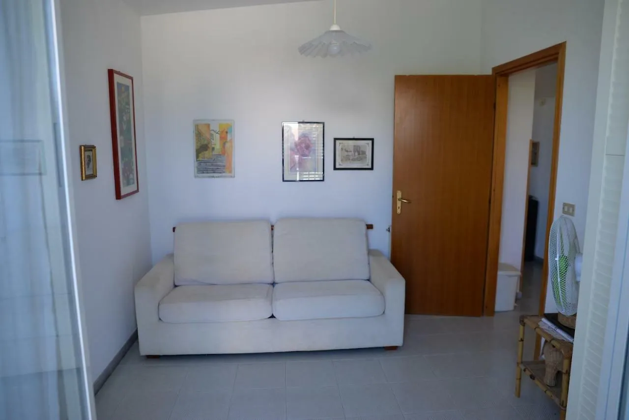 דירות מזרה דל ואלו Casa Anna In Riva Al Mare 0*,  איטליה